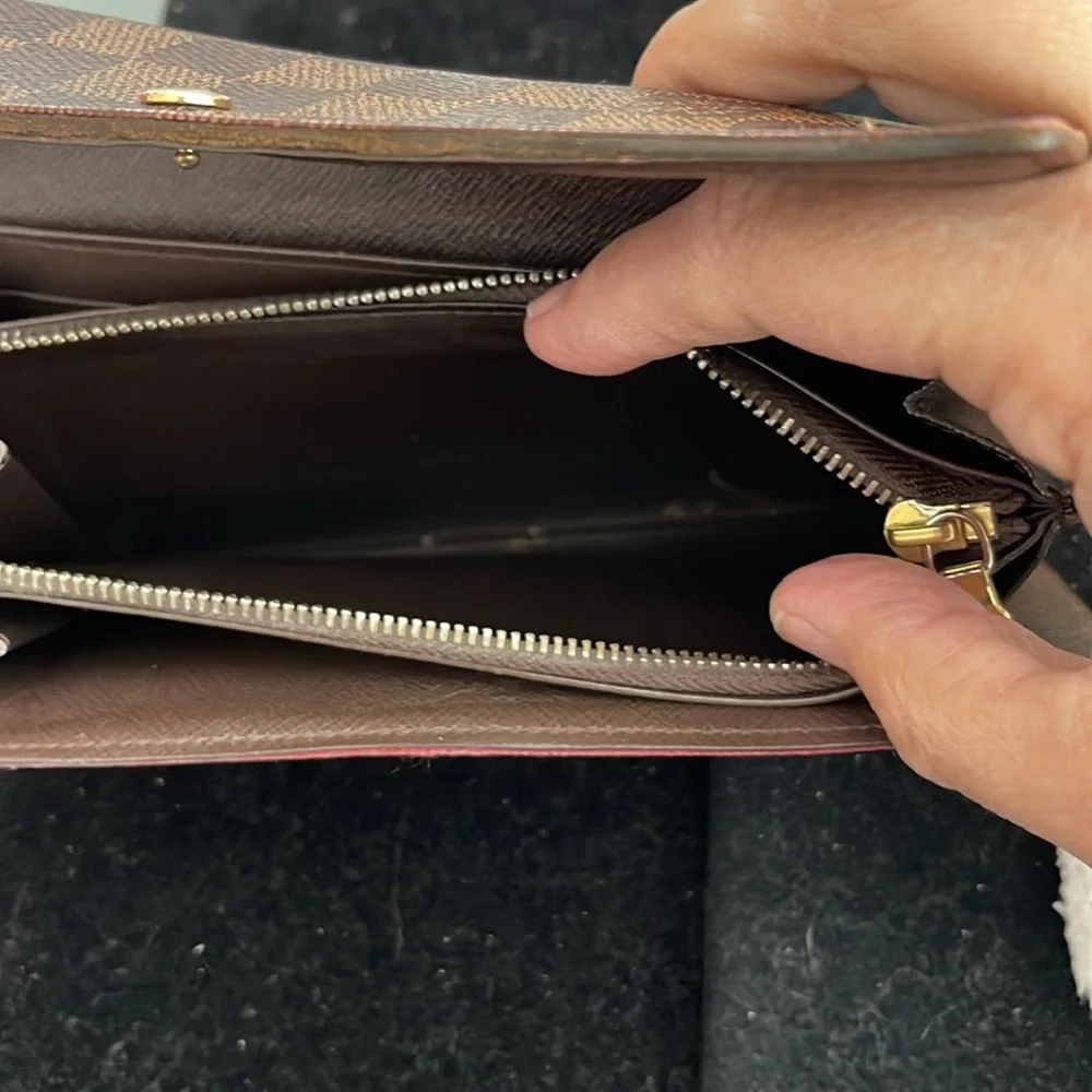 Louis Vuitton Damier Ebene Sarah Women Wallet. MA125 - Picture 13 of 13